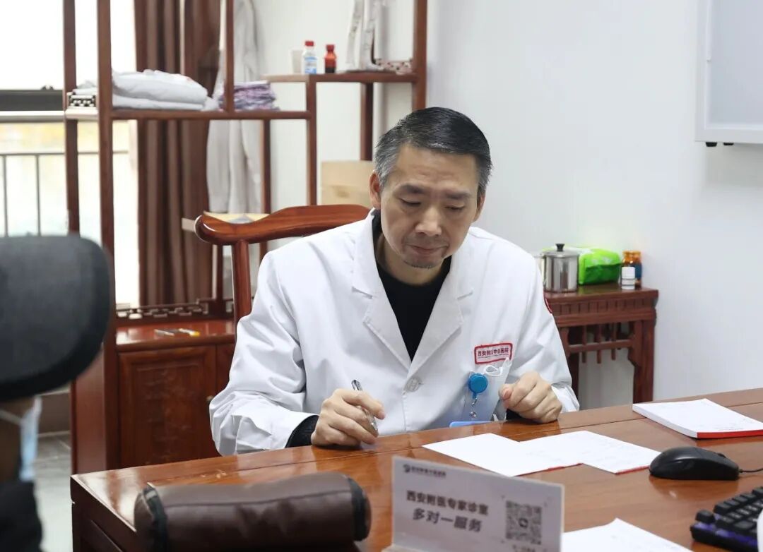 颈部肿块竟是“恶核”?健脾祛痰，实现带瘤生存!